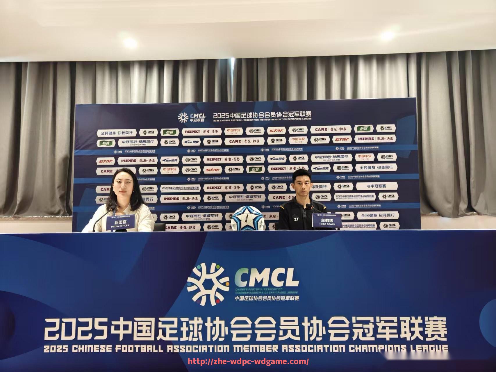 问鼎娱乐官方网站-CBA足球宝贝一字马：体能与舞蹈的完美结合